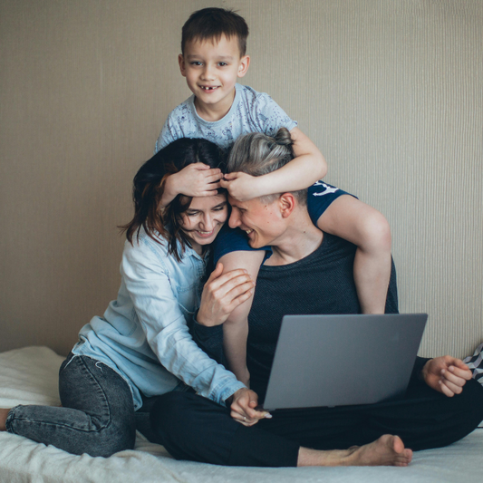 une - famille - heureux