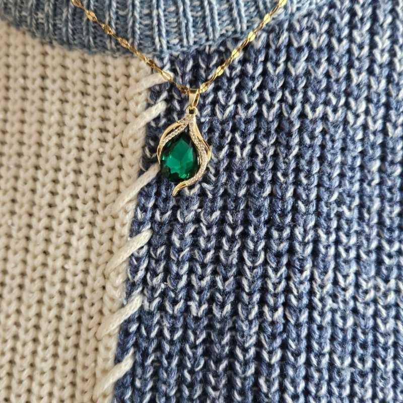 JADE - Collier en cristal vert