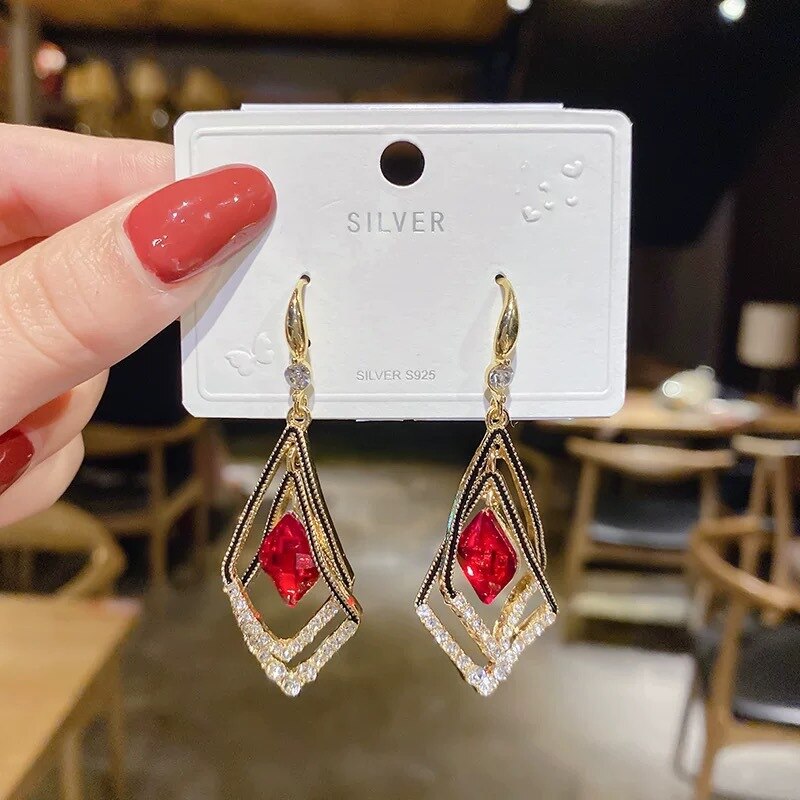 Rhombus earrings- Diamond earrings 